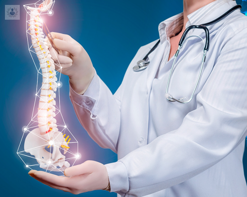 cuando-se-realiza-una-cirugia-de-columna-por-minima-invasion imagen de artículo