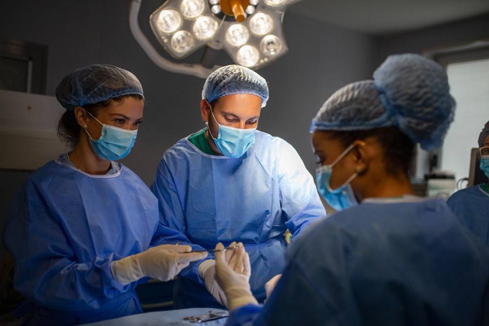 Cirugía Oncológica de Cabeza y Cuello: Abordando el Cáncer desde la especialización