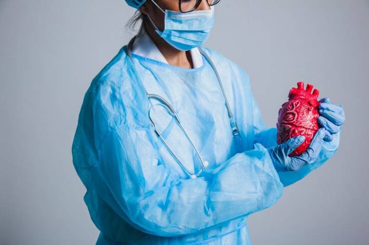 insuficiencia-cardiaca-en-algunos-casos-se-necesita-colocar-un-desfibrilador-o-un-marcapasos imagen de artículo