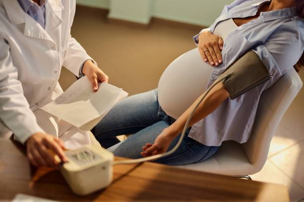 Hipertensión durante el embarazo: Riesgos y tratamiento