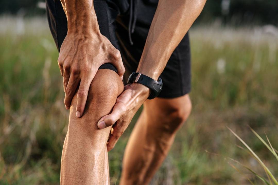 desgaste-articular-rodilla-estrategias-para-correr-y-levantar-pesas-sin-lesiones imagen de artículo