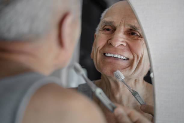 prostodoncia-en-pacientes-geriatricos-restaurando-sonrisas-y-funcionalidad imagen de artículo