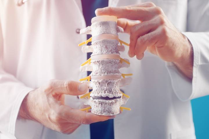 fracturas-vertebrales-impacto-calidad-de-vida-como-recuperarse imagen de artículo