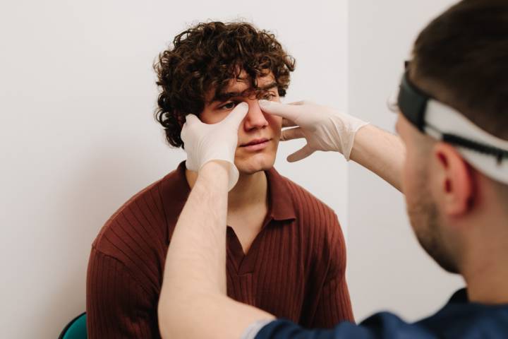 fractura-nasal-sintomas-tratamiento-y-la-importancia-de-actuar-rapido imagen de artículo