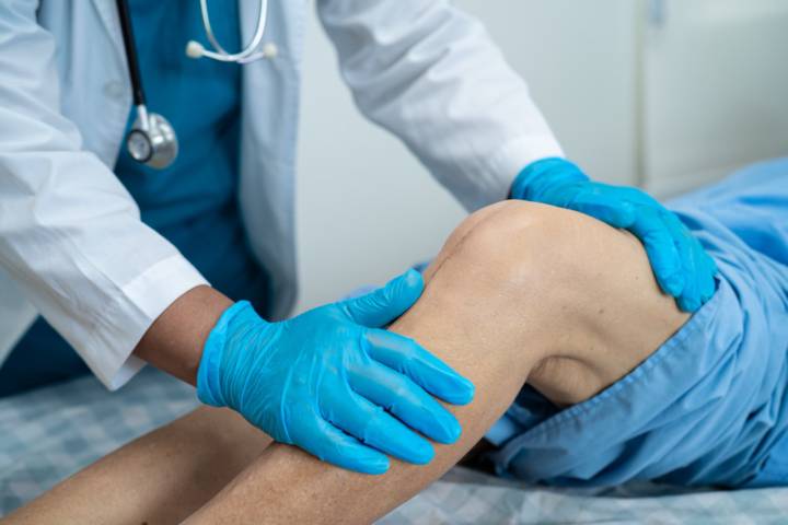 protesis-rodilla-cuando-se-necesita-tipos-cuidados-beneficios imagen de artículo