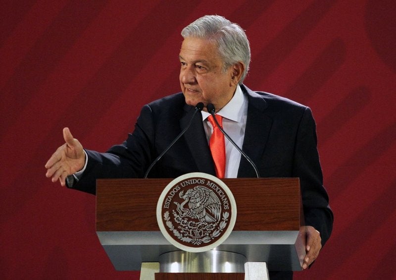 AMLO convoca a los doctores y enfermeras mayores de 60 años a regresar por Coronavirus, en áreas no afectadas por el COVID-19