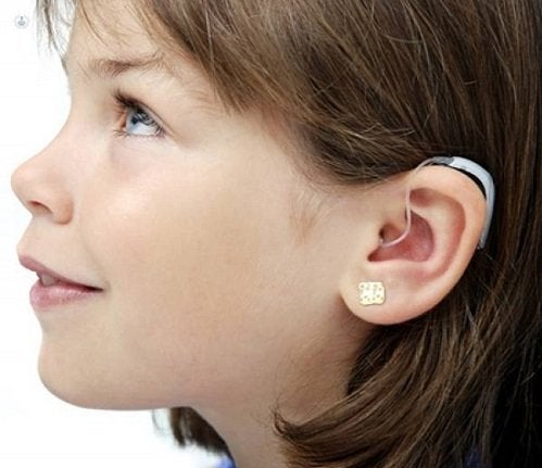 Aparatos auditivos: funcionamiento, tipos, síntomas y cuidados